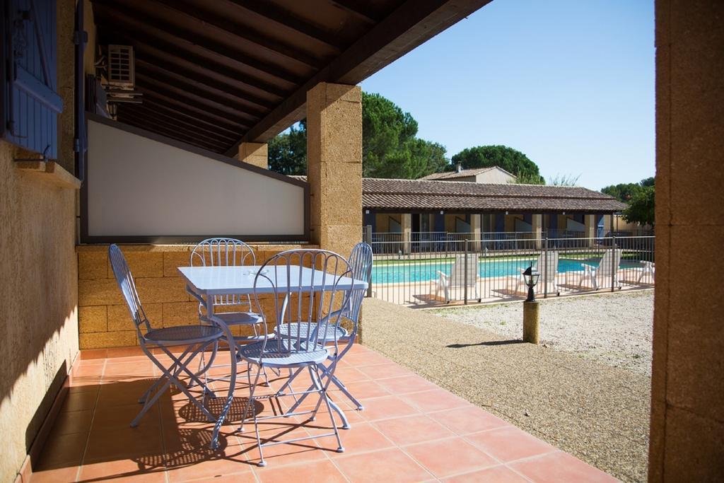 Appartements " Le Clos De La Cerisaie" Castillon-du-Gard Exterior foto