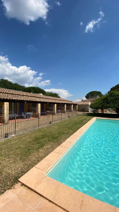 Appartements " Le Clos De La Cerisaie" Castillon-du-Gard Exterior foto